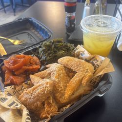 Sweet Cheeks Soul Cafe and Dessert Bar - Great food !
