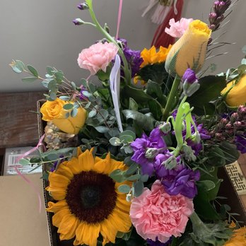 Pugh's Flowers - :( - Florists Near Me - Memphis, Tennessee