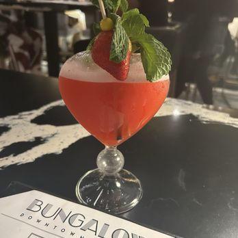 Bungalow Downtown Dining - Heartbreaker Drink - Steakhouses Near Me - Houston, Texas Bungalow Downtown Dining - Heartbreaker Drink - Steakhouses Near Me - Houston, Texas