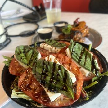 V Pizza - Caprese Salad - Pizza Near Me - Orlando, Florida