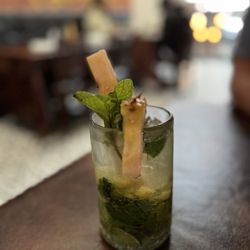 Pineapple mojito