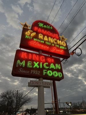 Matt's El Rancho by null