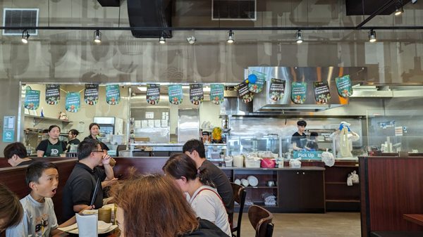 Magic Noodle - Open 24 Hours by null