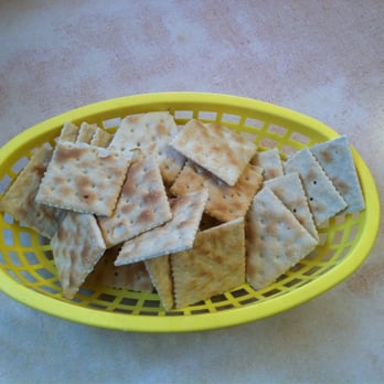 Casper's - Basket of crackers - Diners Near Me - Springfield, Missouri