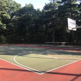 Queen Anne's Gate Apartments - Basketball and Tennis - Apartments Near Me - Weymouth, Massachusetts