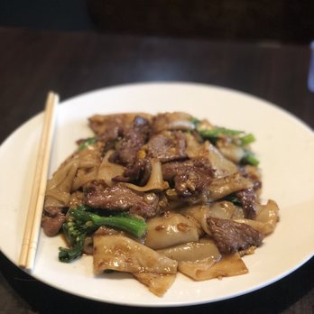 Thai Ghang Waan - Beef dinner pad see ew - Thai Near Me - Springfield, Virginia