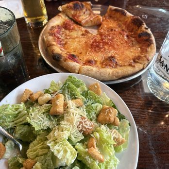 San Juan Island Brewing - Cheese pizza, Cesar salad - Breweries Near Me - Friday Harbor, Washington