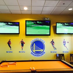 19 Sports Bar & Grill