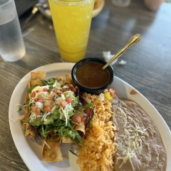 Ta Con Todo - Chicken flautas and mango lemonade - Mexican Near Me - Livermore, California Ta Con Todo - Chicken flautas and mango lemonade - Mexican Near Me - Livermore, California