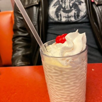 Bob’s Big Boy - Banana milkshake - American Near Me - Burbank, California