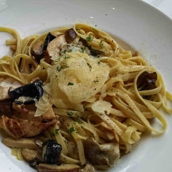 Padella Restaurant - Applewood Smoked Chicken & Wild Mushroom Fettuccine - New American Near Me - Marietta, Georgia Padella Restaurant - Applewood Smoked Chicken & Wild Mushroom Fettuccine - New American Near Me - Marietta, Georgia