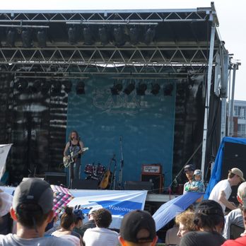 Folk Fest sur le Canal - Closeup of Sarah Harmer - Festivals Near Me - Montreal, Quebec Folk Fest sur le Canal - Closeup of Sarah Harmer - Festivals Near Me - Montreal, Quebec