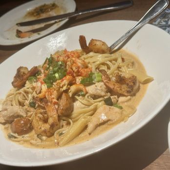 Yard House - New American Near Me - Honolulu, Hawaii Yard House - New American Near Me - Honolulu, Hawaii