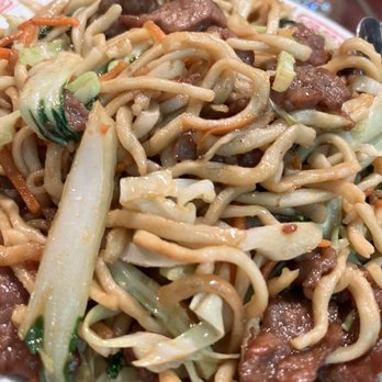 Chef Lee's Mandarin House - Beef Chow Mein - Chinese Near Me - Monterey, California
