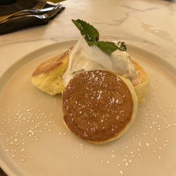 Flipper's - flippers soufflé pancake - Pancakes Near Me - West Hollywood, California Flipper's - flippers soufflé pancake - Pancakes Near Me - West Hollywood, California