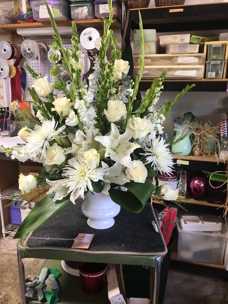 BOUQUETS & ETC BY BETTY Florists 10018 Kirkaspen Dr, Houston, TX