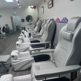 Shiny Nails - Nail Salons Near Me - Burnsville, Minnesota Shiny Nails - Nail Salons Near Me - Burnsville, Minnesota