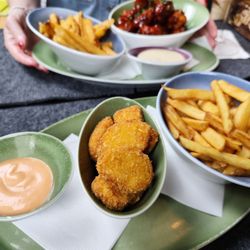 Hans im Glück - Snack Bundle  - Nuggets vegan, Goldfritten & Hans in Glück Sauce (12,50 €)