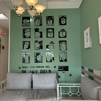 Face Tea - Love this wall and seating - Bubble Tea Near Me - Lake Mary, Florida