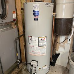 Pankey Plumbing - New Bradford White water heater, replacing a 12 year old Rheem.