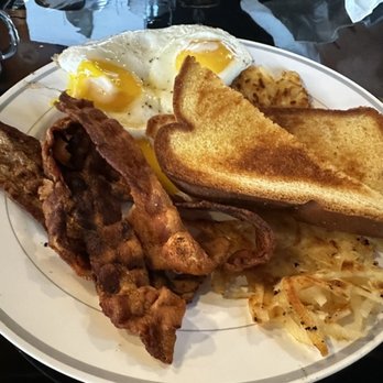 Smoking GOAT Pub - Breakfast platter - Pubs Near Me - Des Moines, Iowa Smoking GOAT Pub - Breakfast platter - Pubs Near Me - Des Moines, Iowa