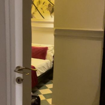 Roma Luxus - Mirror view from bathroom - Hotels Near Me - Rome, RM