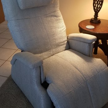 Berkeley Decor - Mechanical recliner - Shades & Blinds Near Me - Frisco, Texas