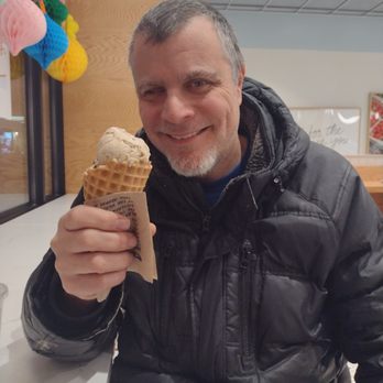 Jeni’s Splendid Ice Creams - Salted peanut butter with chocolate - Ice Cream & Frozen Yogurt Near Me - Oak Brook, Illinois