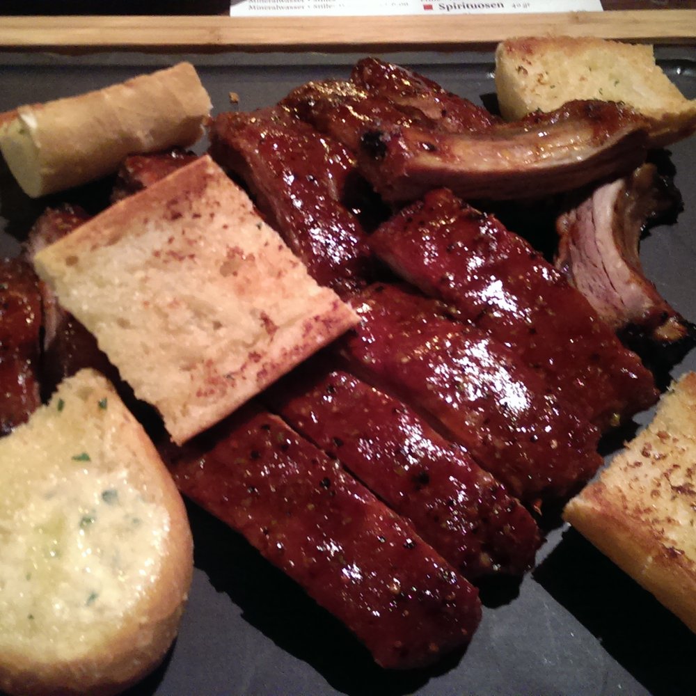 Kitzloch - Bbq spare ribs with garlic bread - Bars Near Me - Ischgl, 7