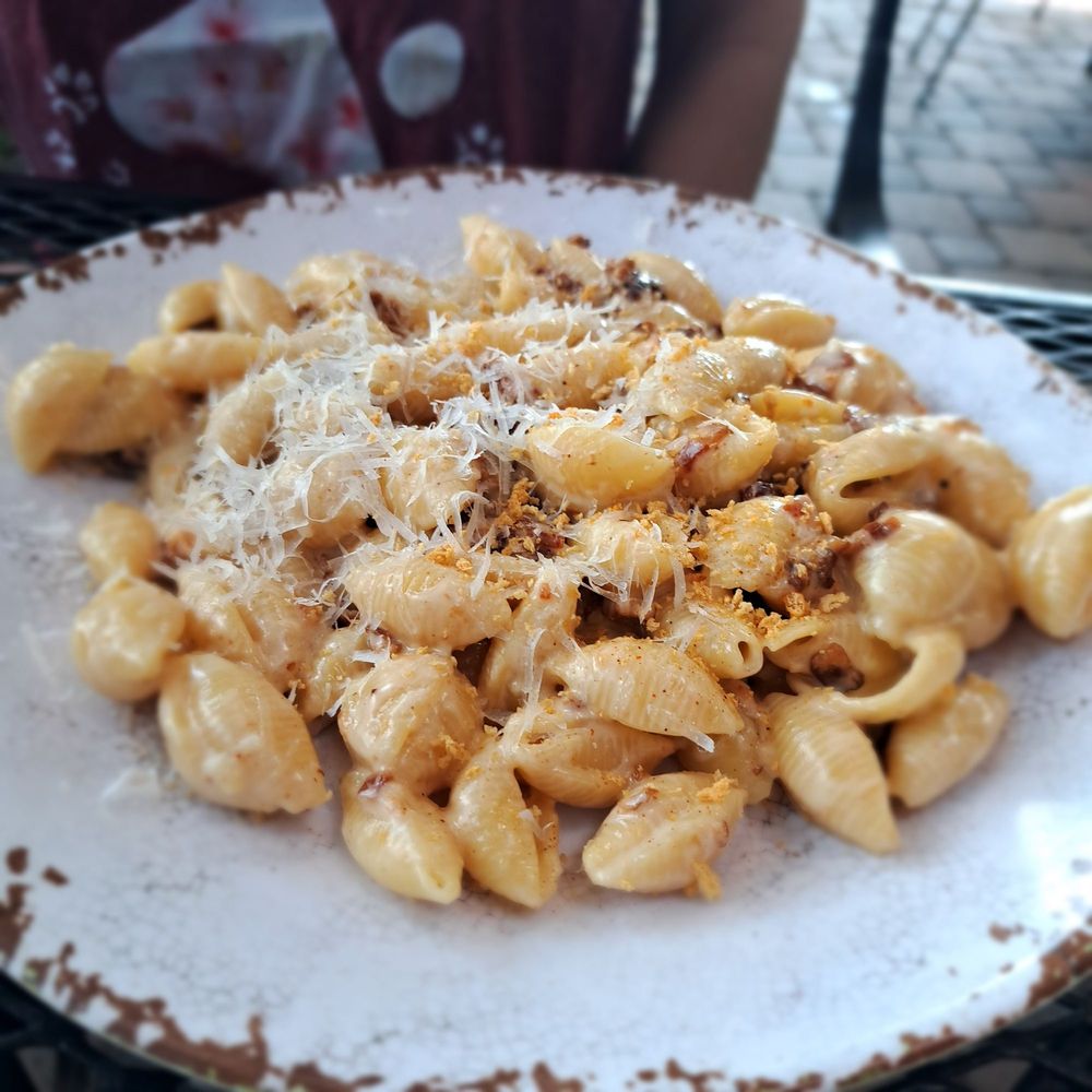 The Perch Brewery - Shells and cheese with bacon - Gastropubs Near Me - Chandler, Arizona The Perch Brewery - Shells and cheese with bacon - Gastropubs Near Me - Chandler, Arizona