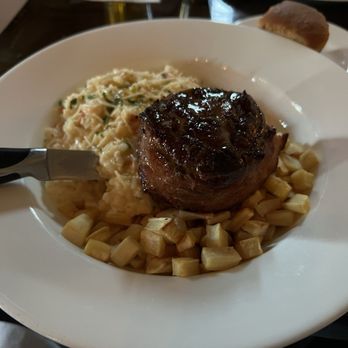 1640 Hart House - Fillet Mignon wrapped in bacon - New American Near Me - Ipswich, Massachusetts