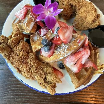 Kitchen 15 - chicken & waffles - Breakfast & Brunch Near Me - Sacramento, California