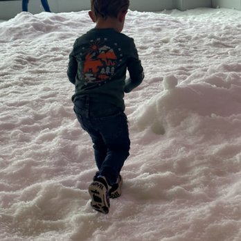 Pigeon Forge Snow - Snow play area - Tubing Near Me - Pigeon Forge, Tennessee