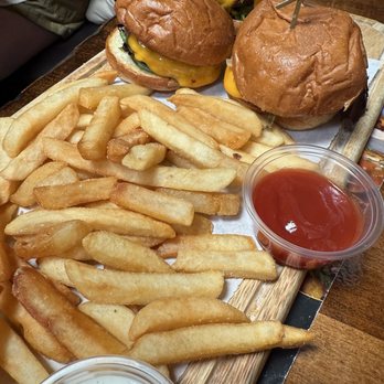 Congregation Brewery & Cocina - Sliders with fries - Pubs Near Me - Pasadena, California