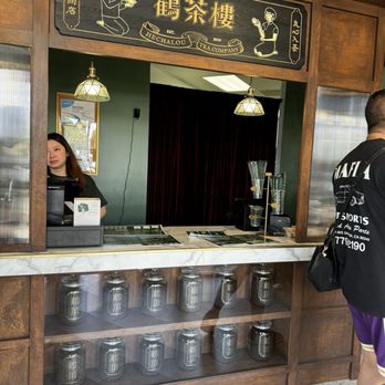 Hechalou - interior - Bubble Tea Near Me - Lakewood, California