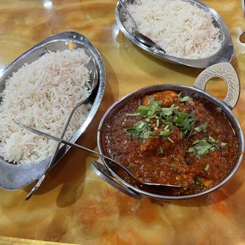 Tandoori Hut - Chicken Vindaloo & Rice - Indian Near Me - Houston, Texas Tandoori Hut - Chicken Vindaloo & Rice - Indian Near Me - Houston, Texas