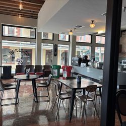 El Tigre - Indoor seating