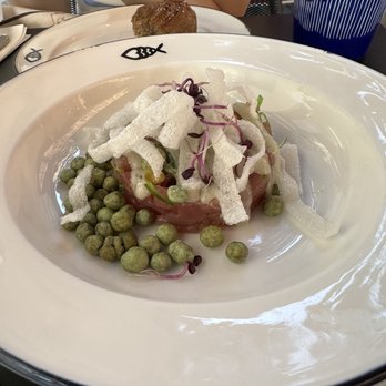 Peixes - tuna tartar (would give 4/5) - French Near Me - Nice, 06