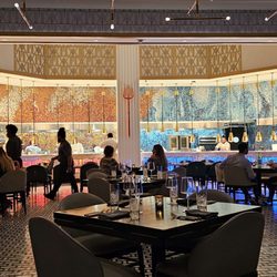 Gordon Ramsay Hell's Kitchen - Spacious interior, interesting design.