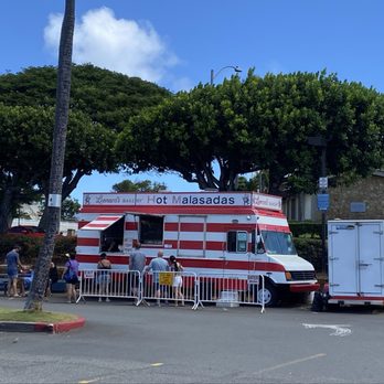 Leonard's Bakery - Malasada Truck - Short line, ample parking - Food Trucks Near Me - Kaneohe, Hawaii Leonard's Bakery - Malasada Truck - Short line, ample parking - Food Trucks Near Me - Kaneohe, Hawaii