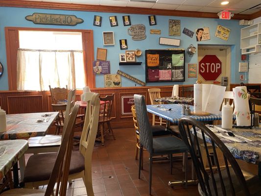 Shut Up and Eat by null