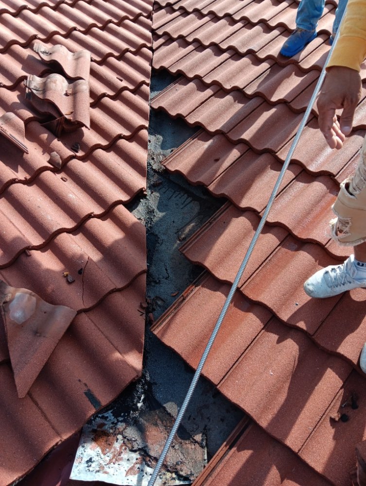 Slide of Deras Roofing & Remodelacio