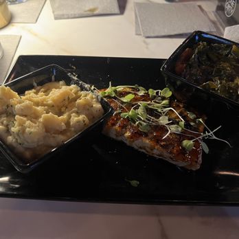 OneSixty Kitchen and Cocktails - Salmon with sides - Cocktail Bars Near Me - Charlotte, North Carolina OneSixty Kitchen and Cocktails - Salmon with sides - Cocktail Bars Near Me - Charlotte, North Carolina