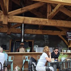 9 Bean Rows Bakery & Farm Market - Outdoor seating
