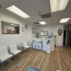 Evolution Weight Loss and Hormones - Waiting Room