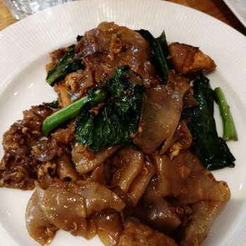 Kin'd - Pad see ew with fried tofu - Thai Near Me - Fresh Meadows, New York