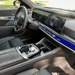 Ambiance Limousine & Transportation