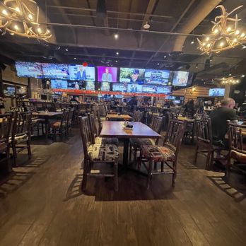 Twin Peaks - View of inside the restaurant. - New American Near Me - Naples, Florida