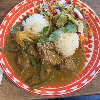 CheBogz - Kare Kare - Filipino Near Me - Seattle, Washington