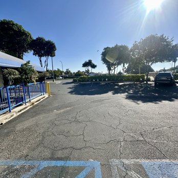 Kahala Korner - Handicap parking is available here. - Shared Office Spaces Near Me - Honolulu, Hawaii Kahala Korner - Handicap parking is available here. - Shared Office Spaces Near Me - Honolulu, Hawaii
